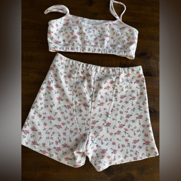 Edikted Primrose Waffle Shorts and Halter set - Picture 5 of 5